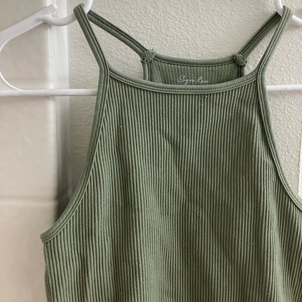Olive Ribbed Cropped Tank Top - Picture 3 of 6